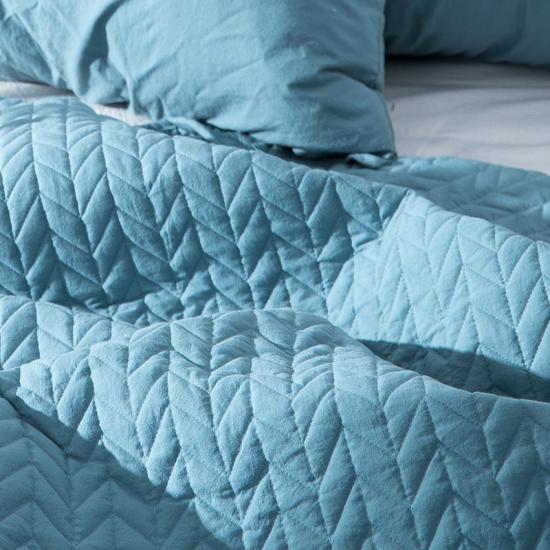 Blue Embroidery Quilt  Crinkle Quilt Cover Set