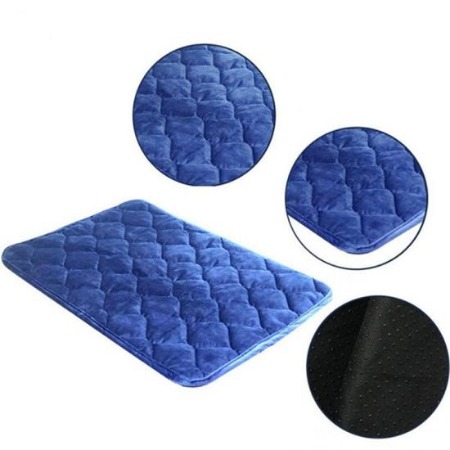 How does the choice of microfiber composition affect the performance and comfort of quilted sofa covers?